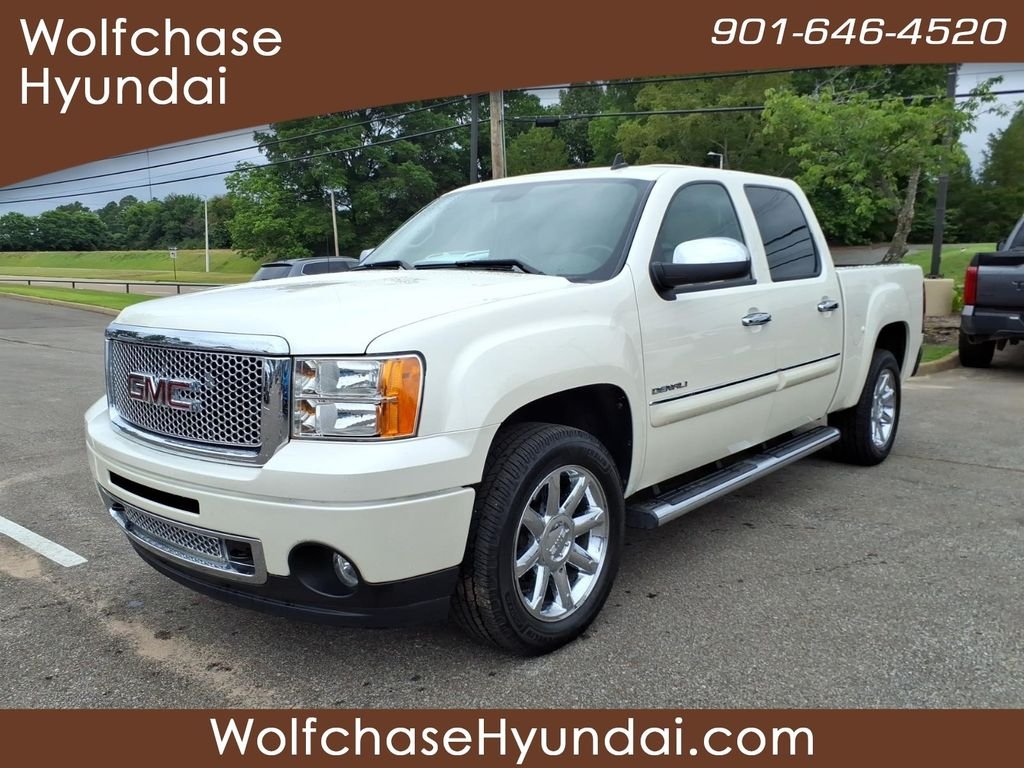 2011 GMC Sierra 4WD Crew Cab Short Box's photo