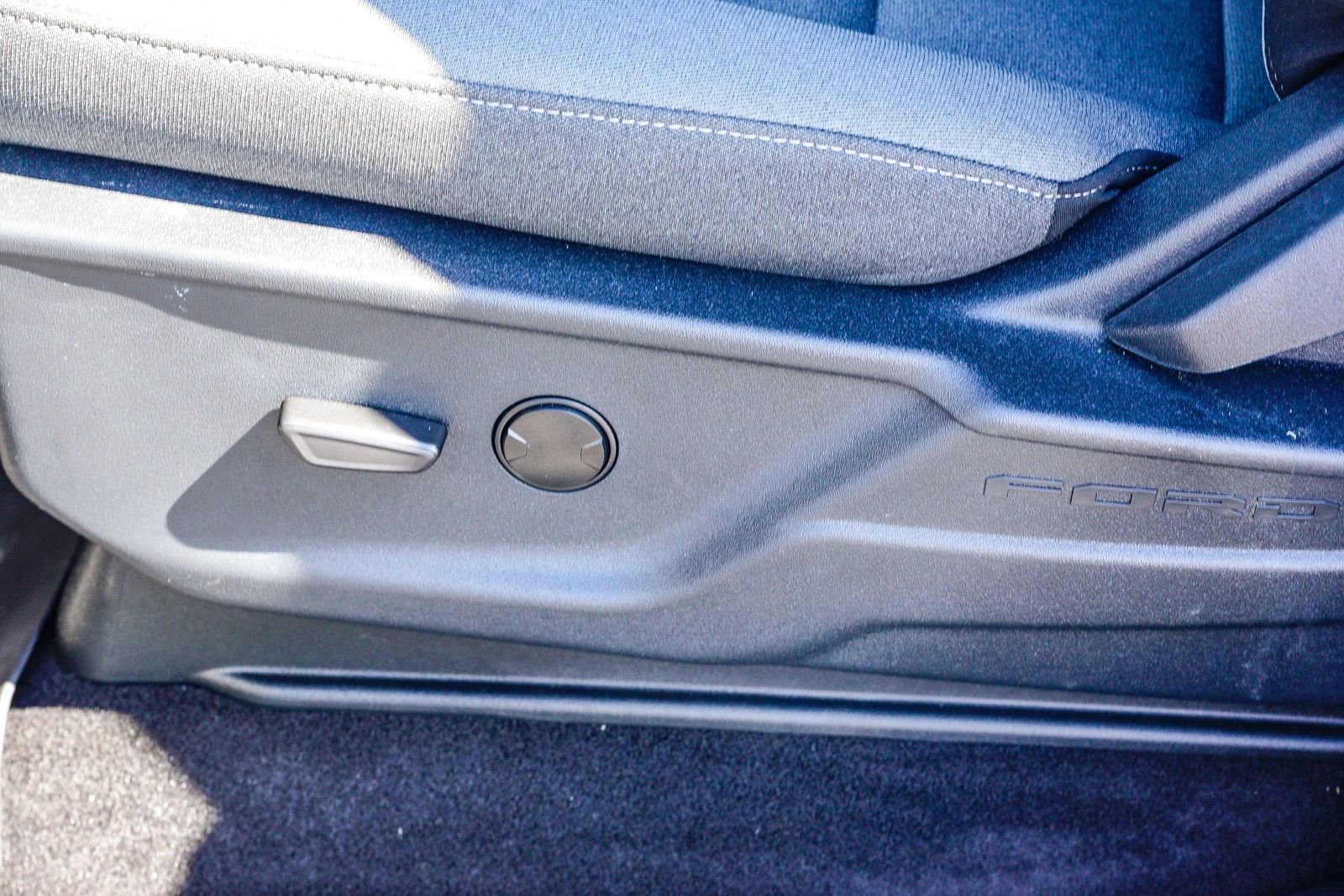 2025 Ford F-150 Lightning XLT - Photo 20