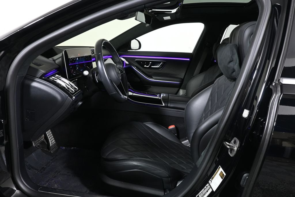 Certified Used 2025 Black Mercedes-Benz S 580 image 3