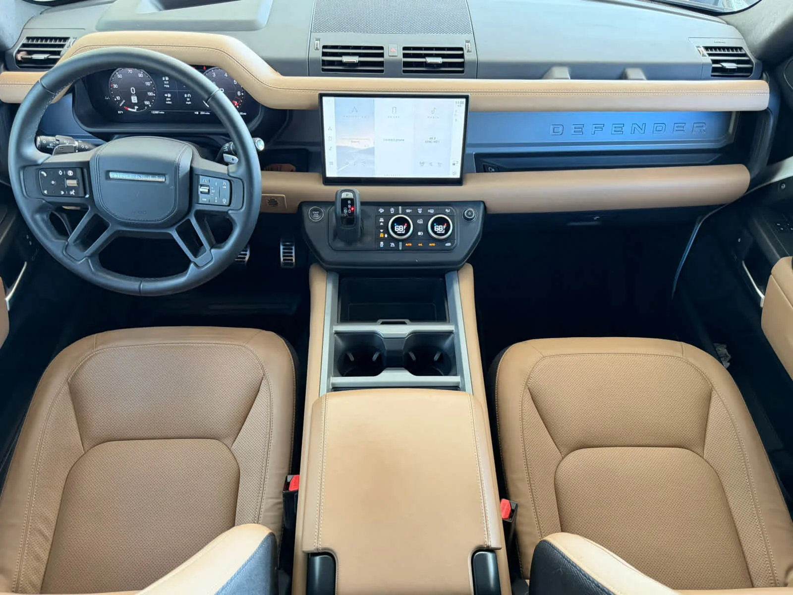 Certified Used 2025 Fuji White Land Rover V8 image 20