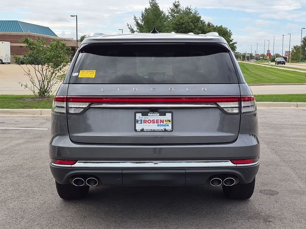 Used 2023 Gray Lincoln Standard image 6