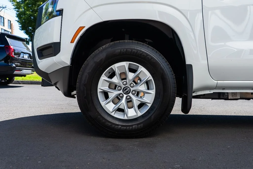 New 2026 Glacier White Nissan Crew Cab S image 7