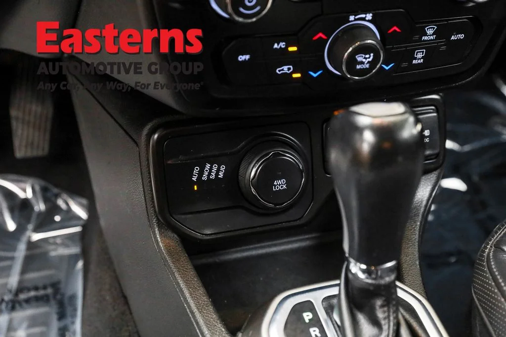Used 2021 Gray Jeep Limited image 21