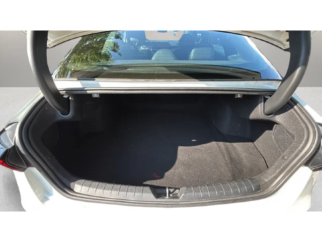 Used 2025 White Kia GT-Line image 31