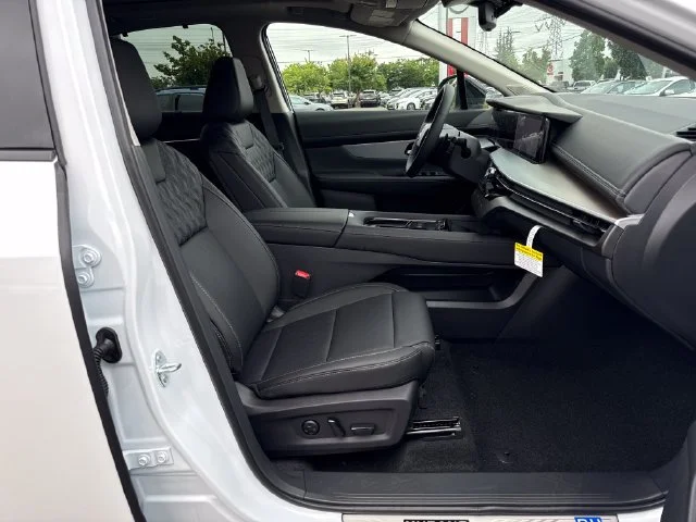 New 2026 Everest White Pearl Tricoat Nissan Platinum image 9