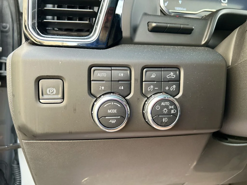 Used 2025 Gray GMC Denali image 22