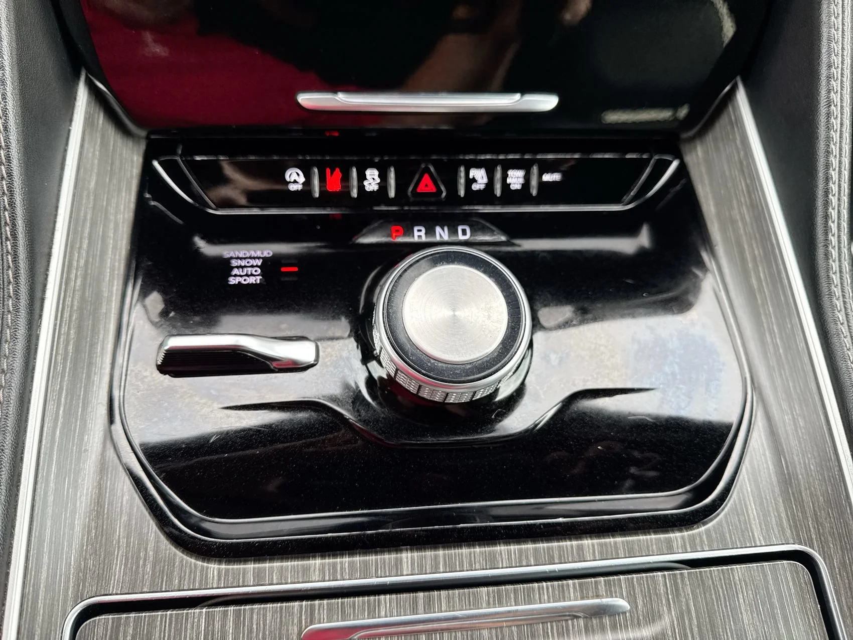 Used 2024 Diamond Black Crystal Pearlcoat Jeep Series II image 20