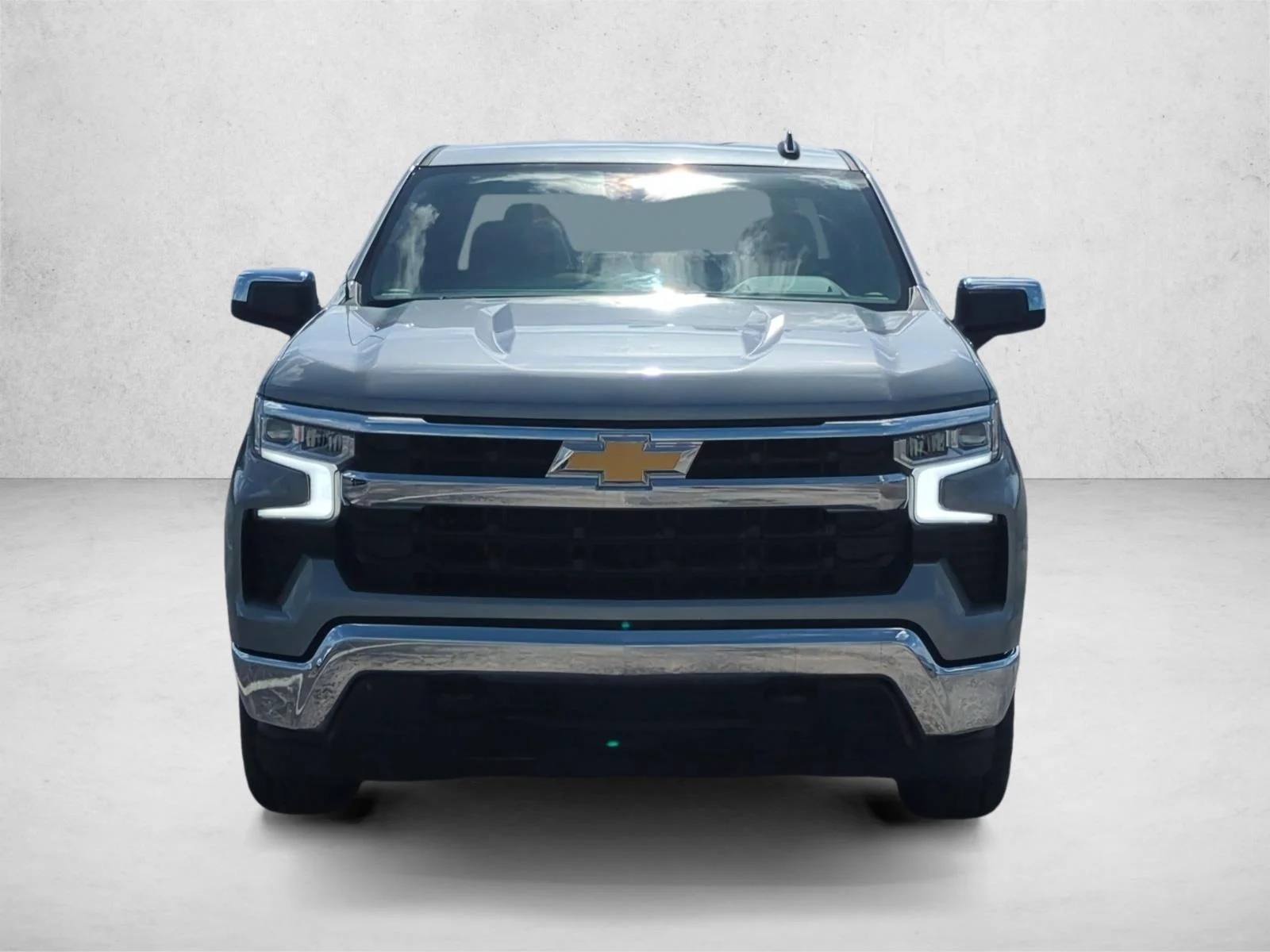 Used 2025 Sterling Gray Metallic Chevrolet LT image 2