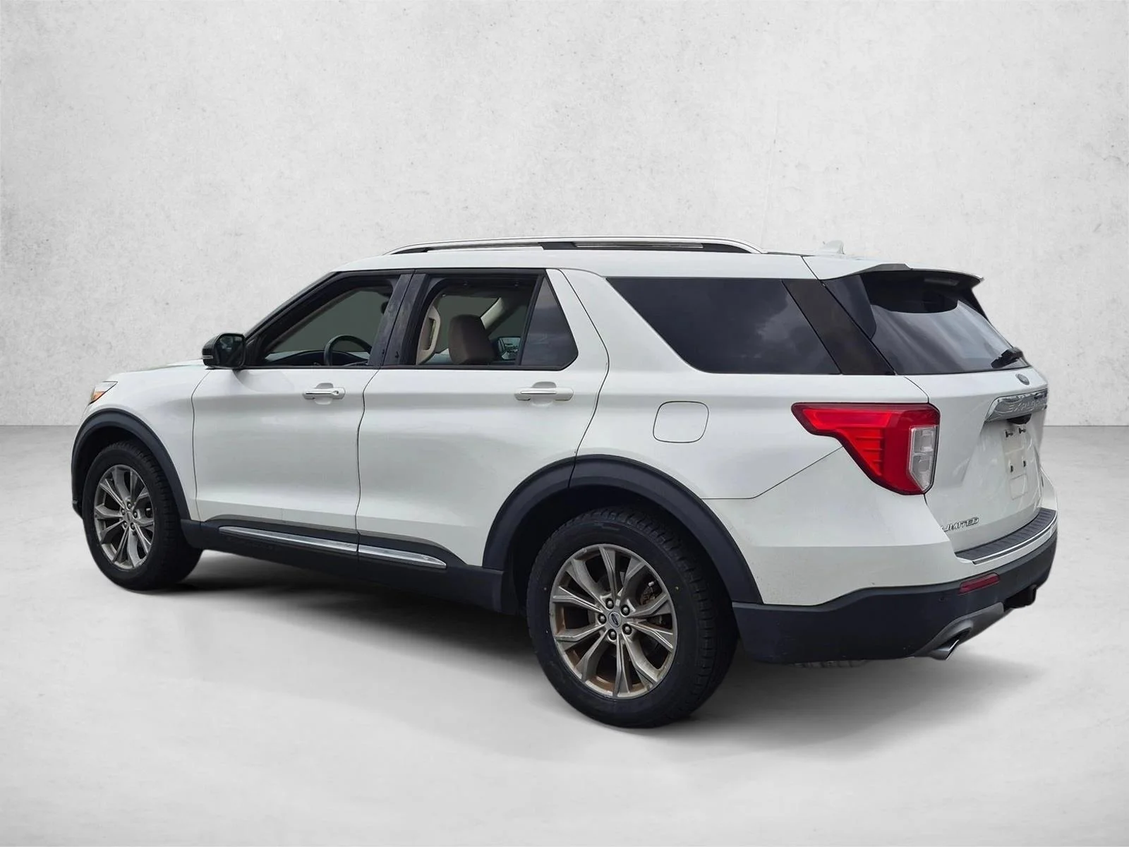 Used 2022 Star White Metallic Tri-Coat Ford Limited image 3