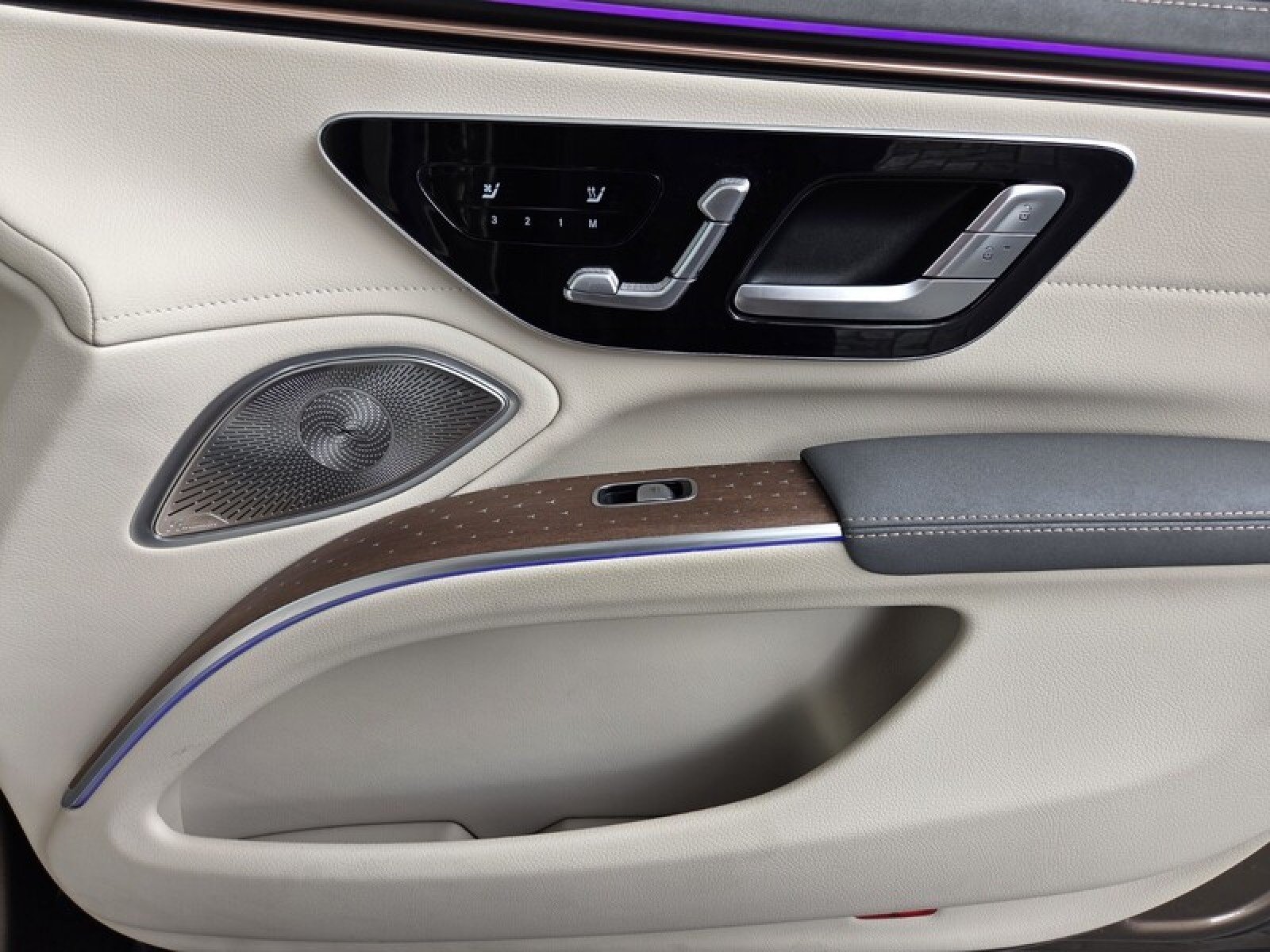 Certified Used 2024 Sonoran Brown Metallic Mercedes-Benz EQS 450 image 22