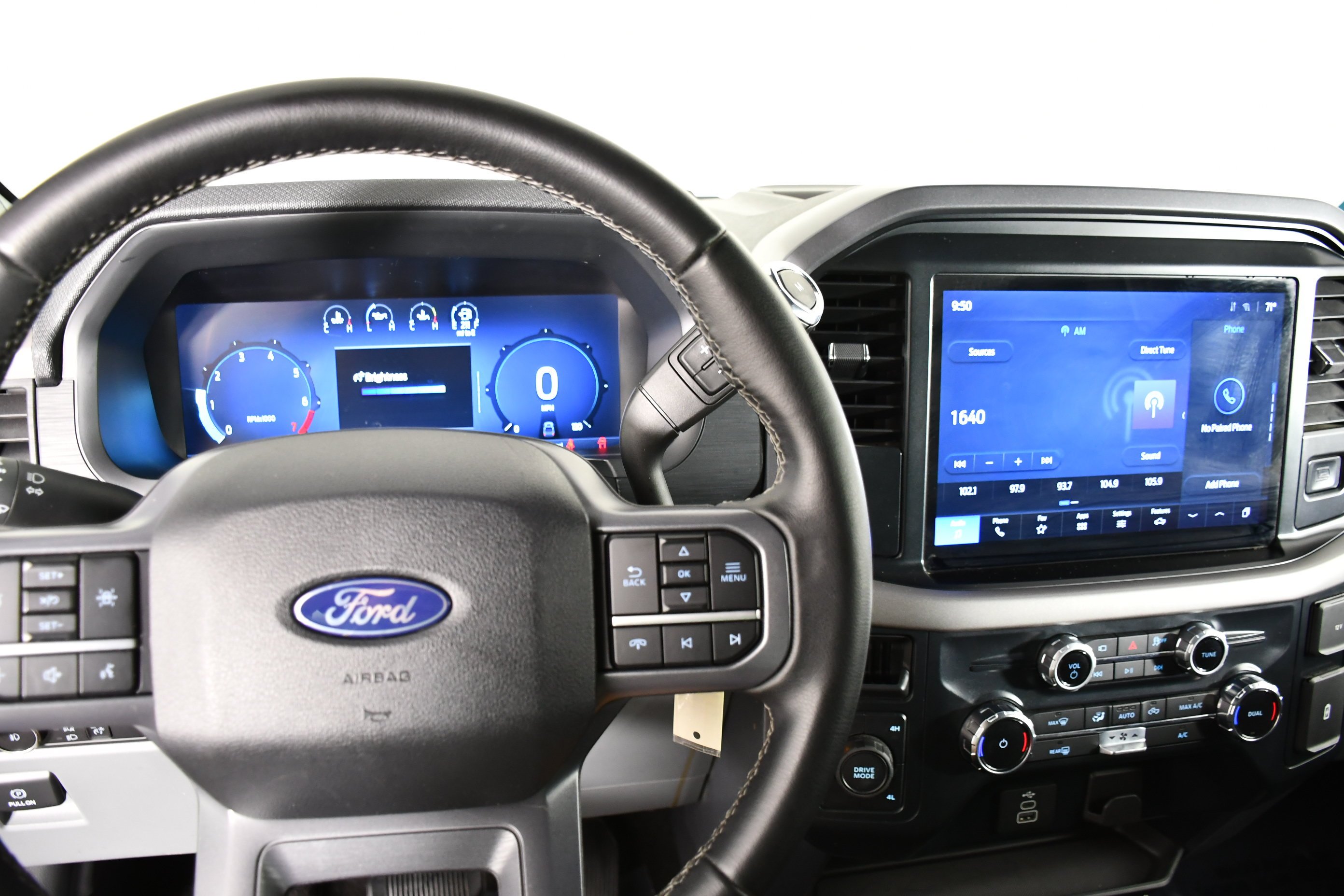 Used 2025 Black Metallic Ford XLT image 17