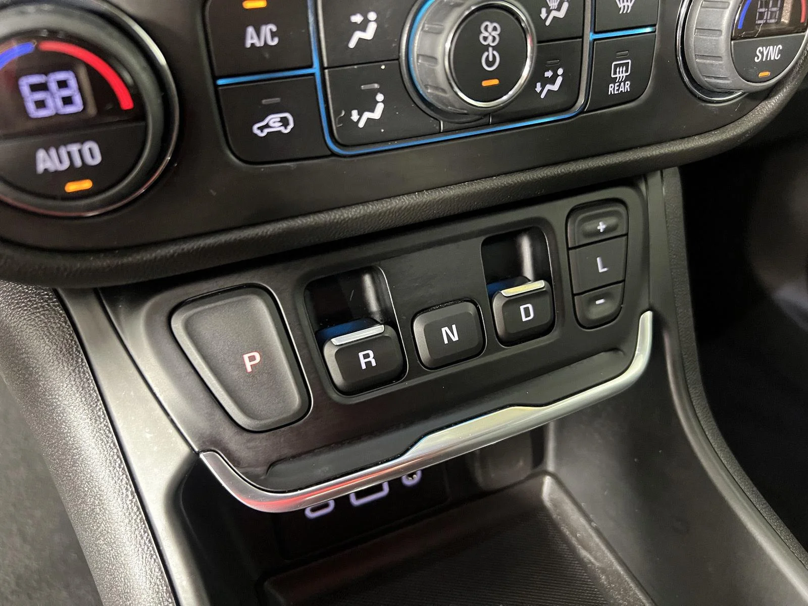 Used 2021 Satin Steel Metallic GMC SLE image 29