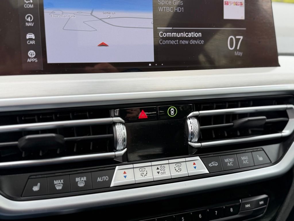 Used 2024 Gray BMW xDrive30i image 14