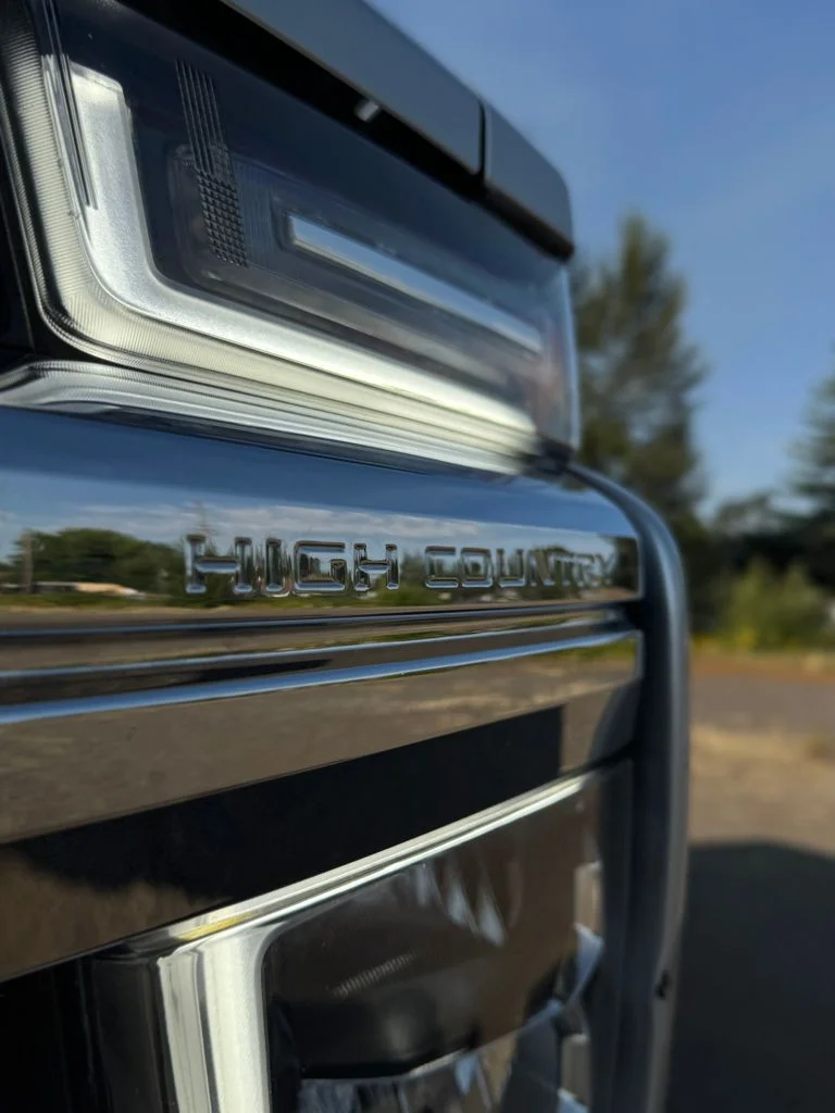 Used 2022 Silver Ice Metallic Chevrolet High Country image 63