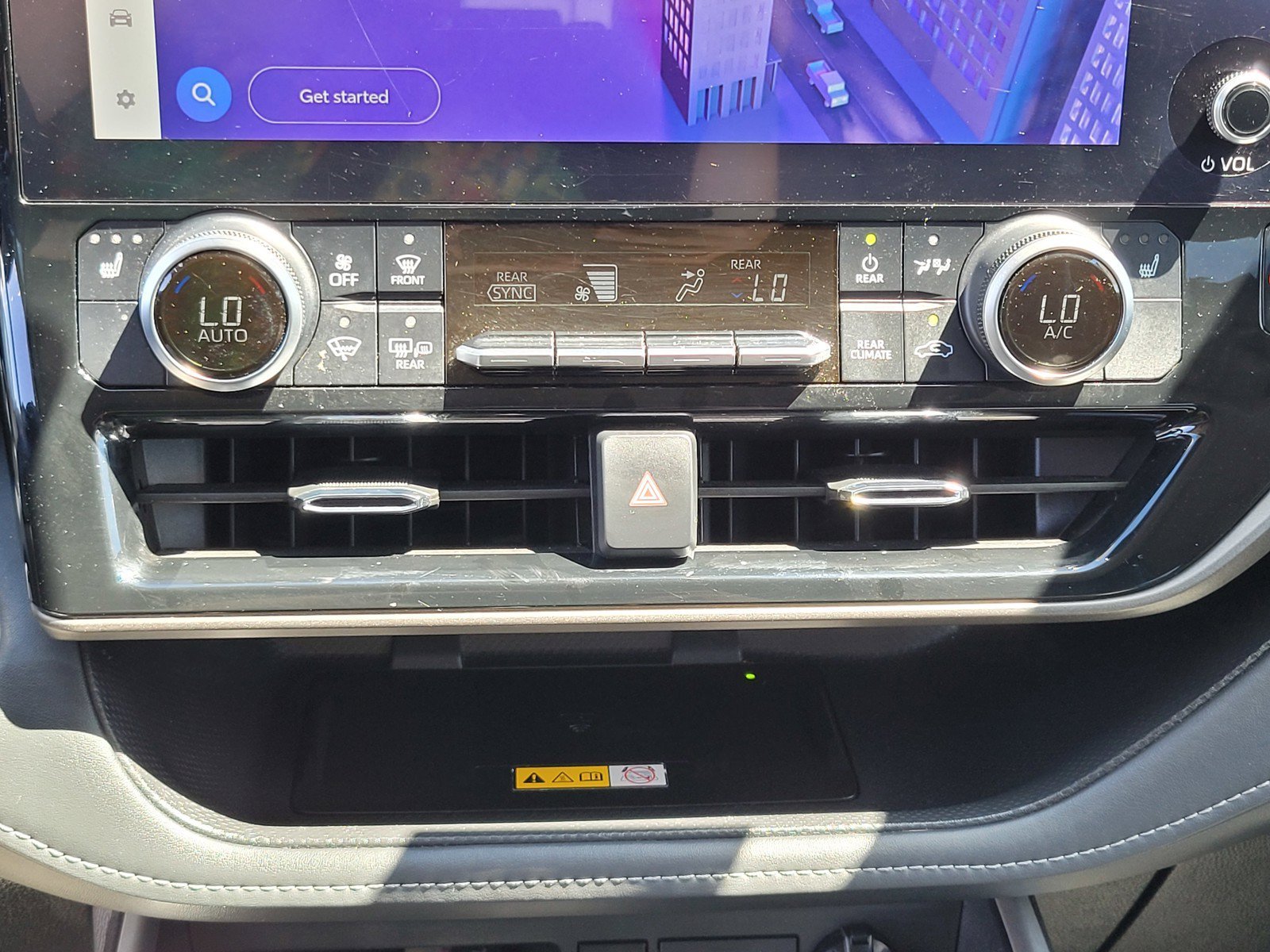 Used 2024  Toyota Hybrid XLE image 21