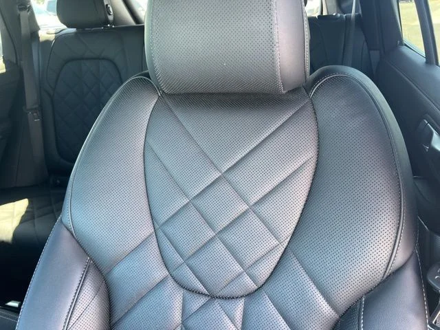 Used 2023 Green BMW xDrive40i image 35