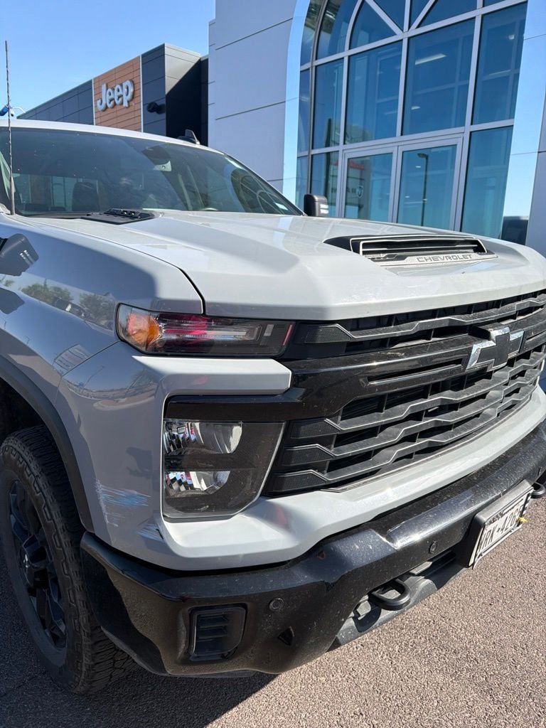 Used 2025 Gray Chevrolet Custom image 22