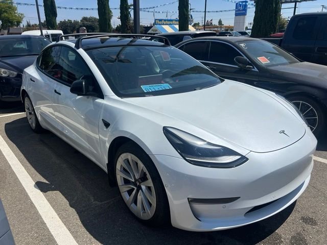 Used 2021  Tesla Standard Range Plus image 4