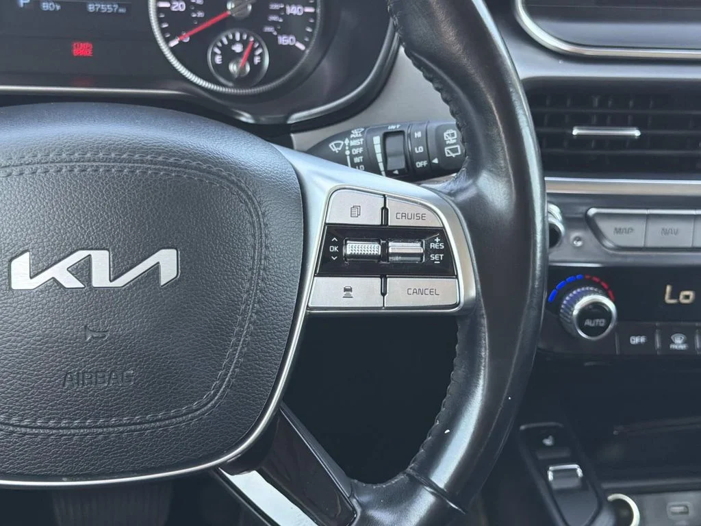 Used 2022 GRAVITY GREY Kia S image 13