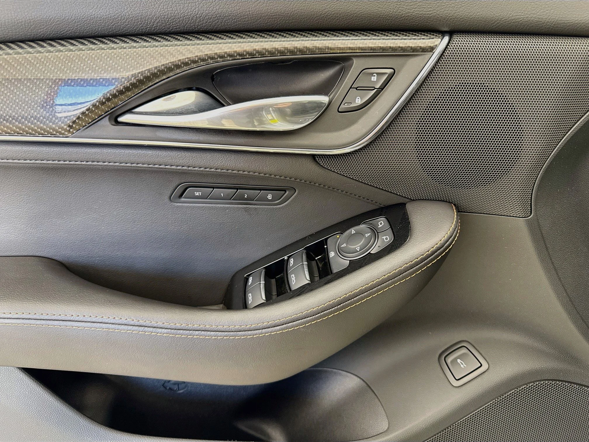 Used 2023 Argent Silver Metallic Cadillac Sport image 19