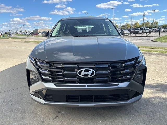New 2026 Hampton Gray Hyundai SE image 4