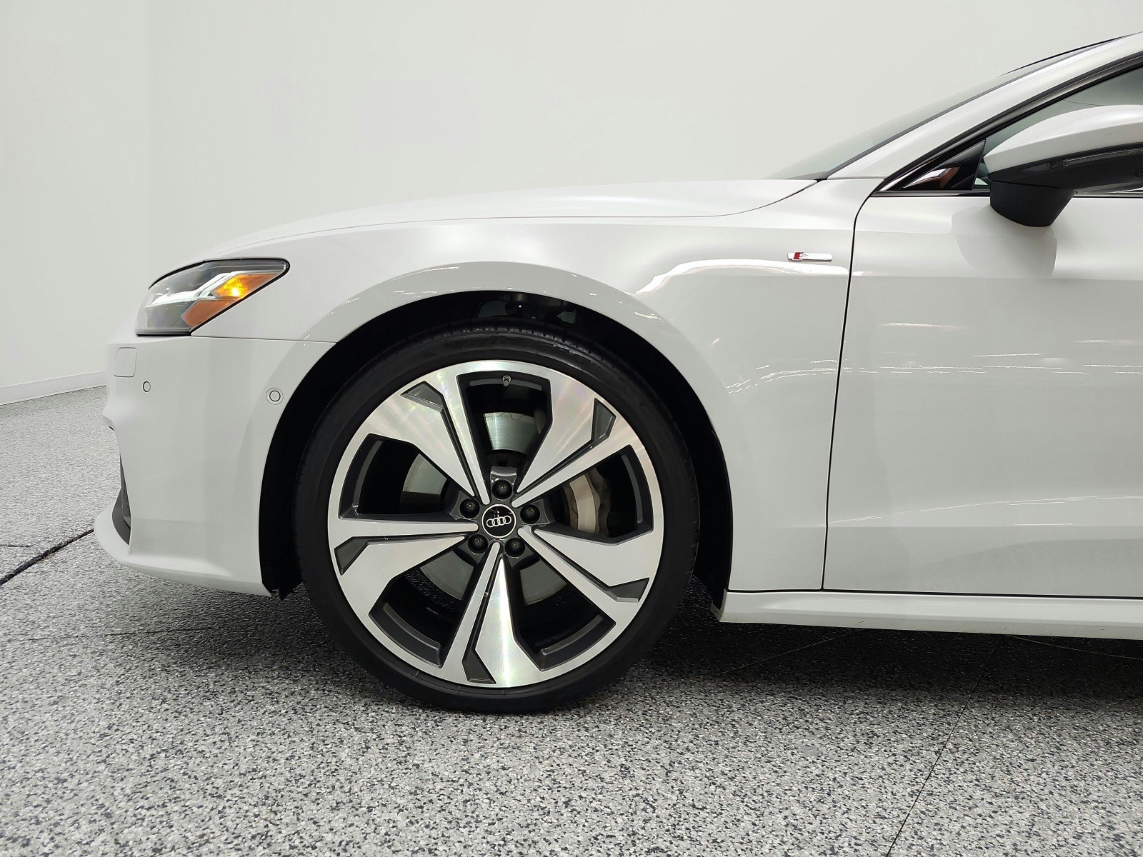 Used 2023 Glacier White Metallic Audi Prestige 55 TFSI quattro image 38