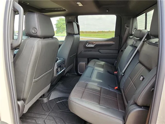 New 2026 G42 White Sands Chevrolet High Country 4x4 Crew Cab 5.75 ft. box 147.4 in. W image 11