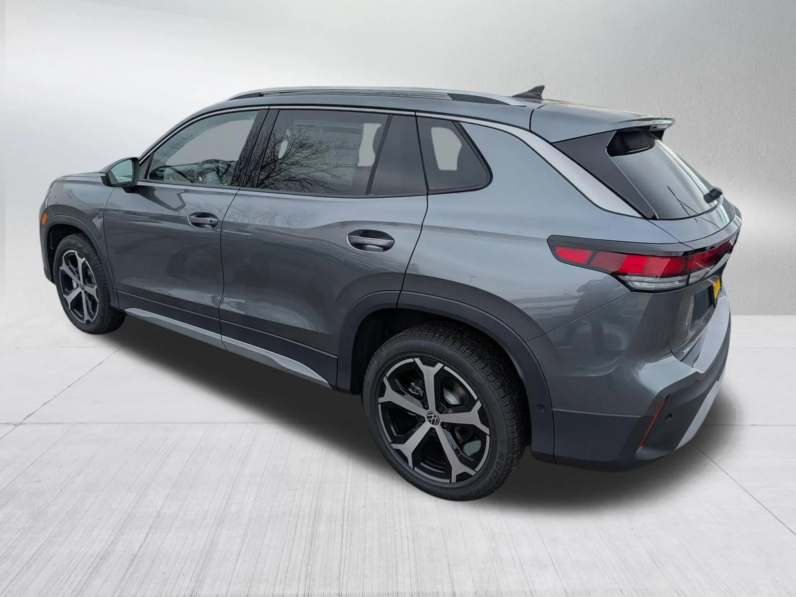New 2026 Platinum Gray Metallic Volkswagen SE image 3