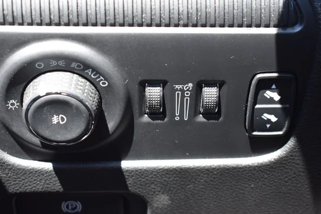 Used 2024 Black Jeep Series II image 29