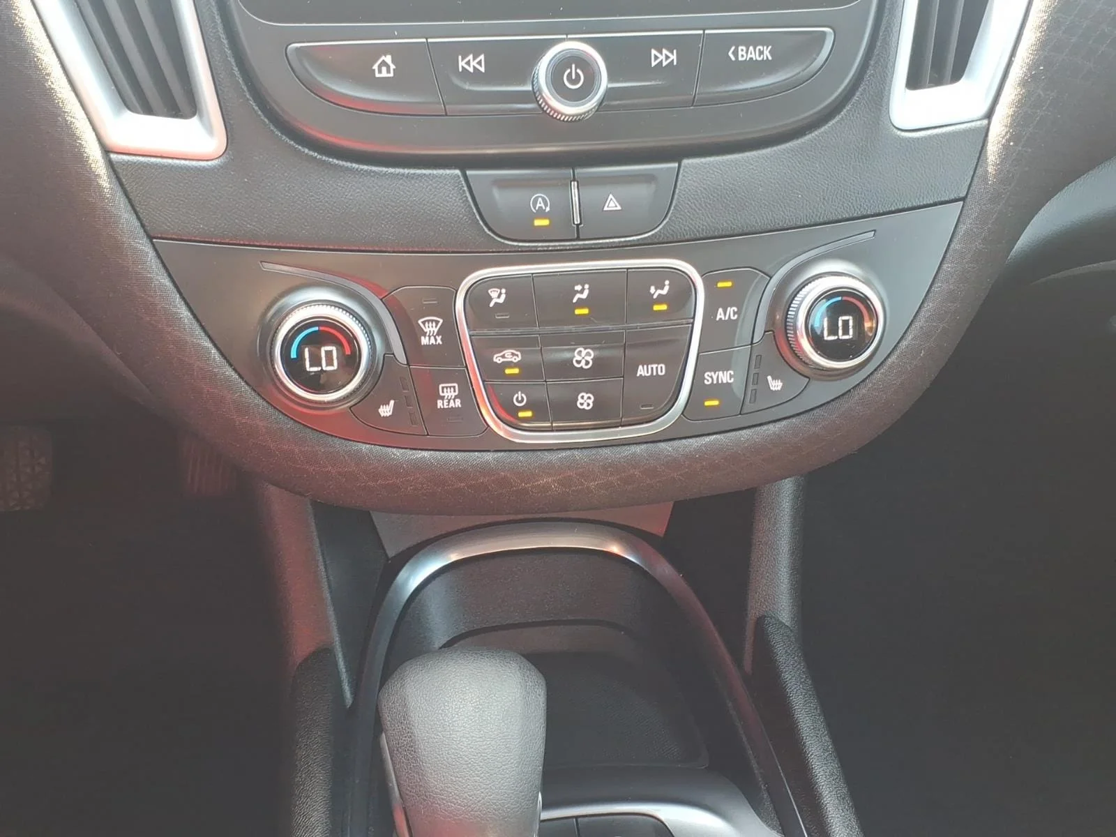 Used 2024 Summit White Chevrolet LT image 21