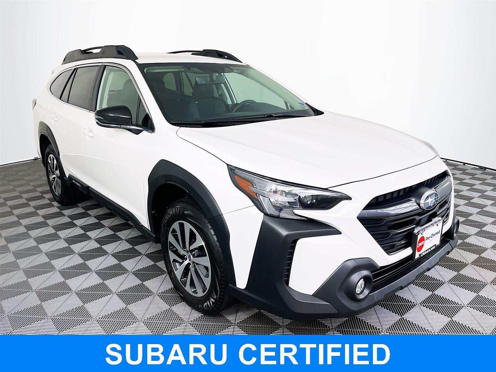 2025 Subaru Outback Premium's photo