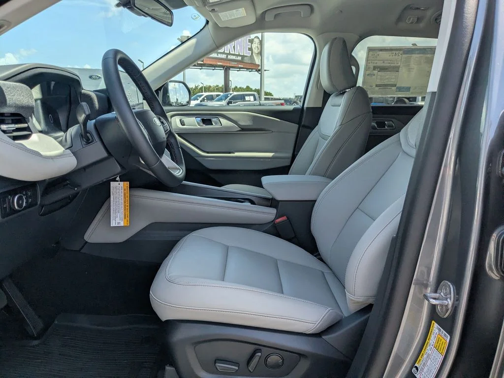 New 2026 Carbonized Gray Metallic Ford Active image 13