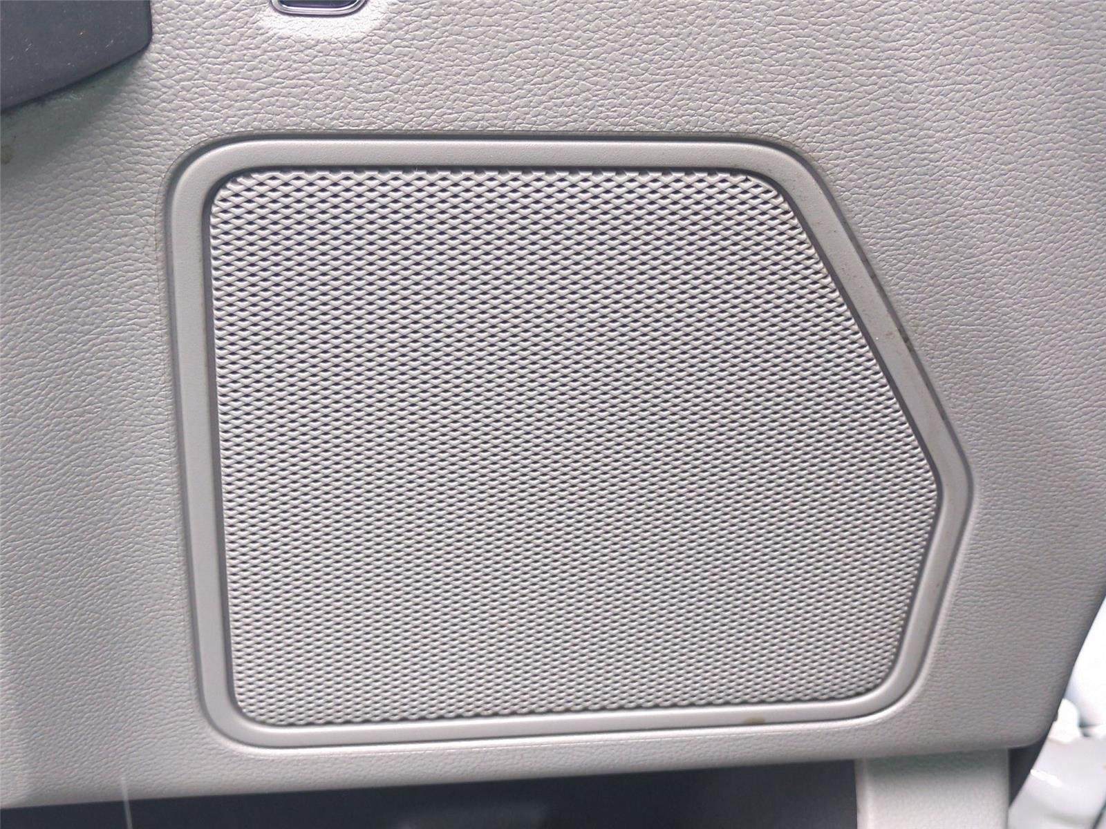 Used 2018 Oxford White Ford XLT image 17