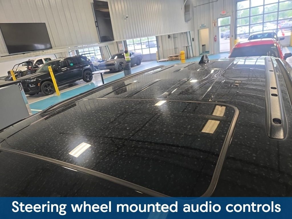 Used 2017 Black Jeep Altitude image 7