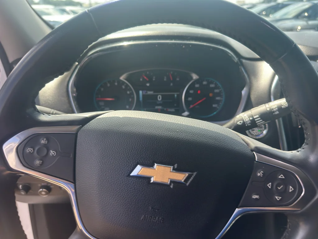 Used 2019 IRIDESCENT PEARL TRICOAT Chevrolet LT Cloth image 9