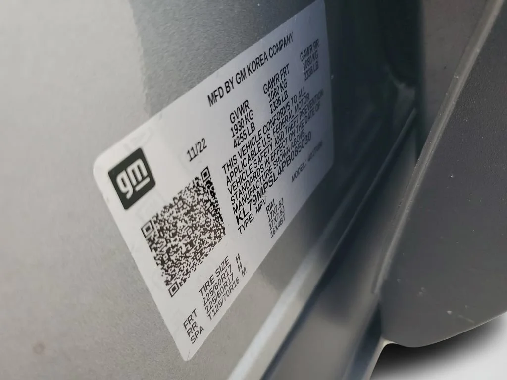 Used 2023 STERLING GRAY METALLIC Chevrolet LT image 27