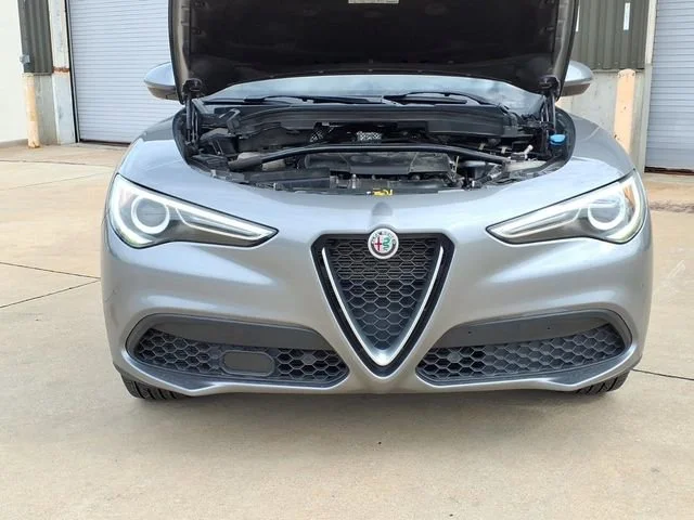 Used 2019  Alfa Romeo Ti image 25