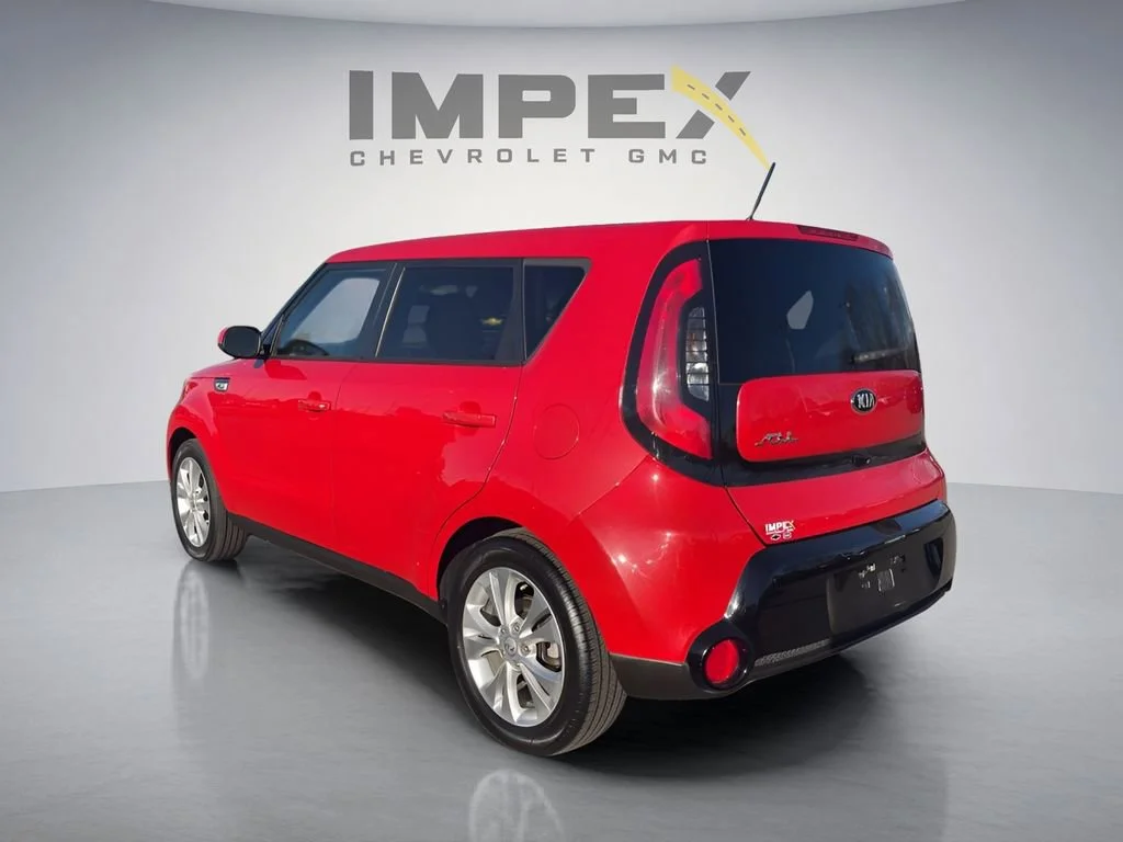 Used 2016  Kia + image 3