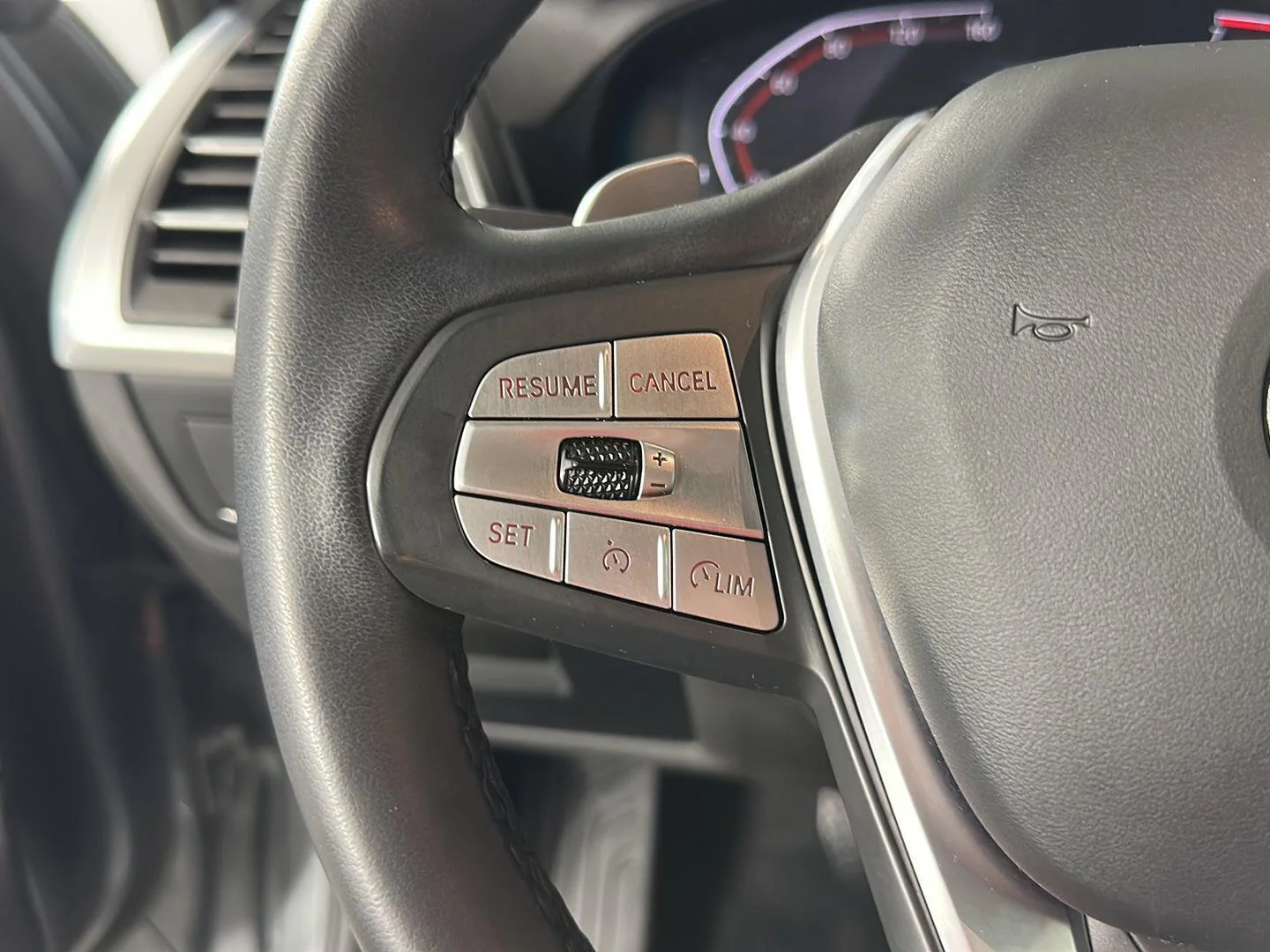 Used 2024 Skyscraper Grey Metallic BMW xDrive30i image 13