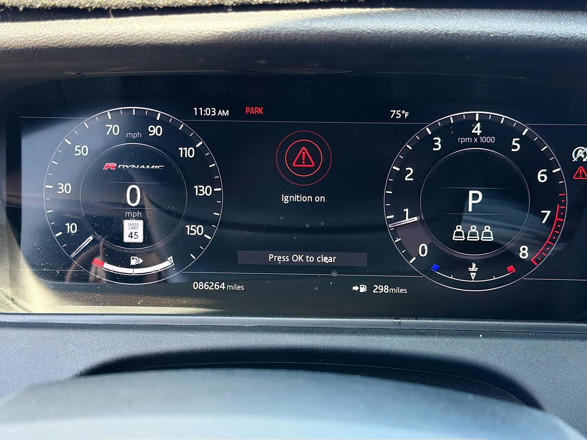 Used 2019 Narvik Black Land Rover R-Dynamic SE image 39