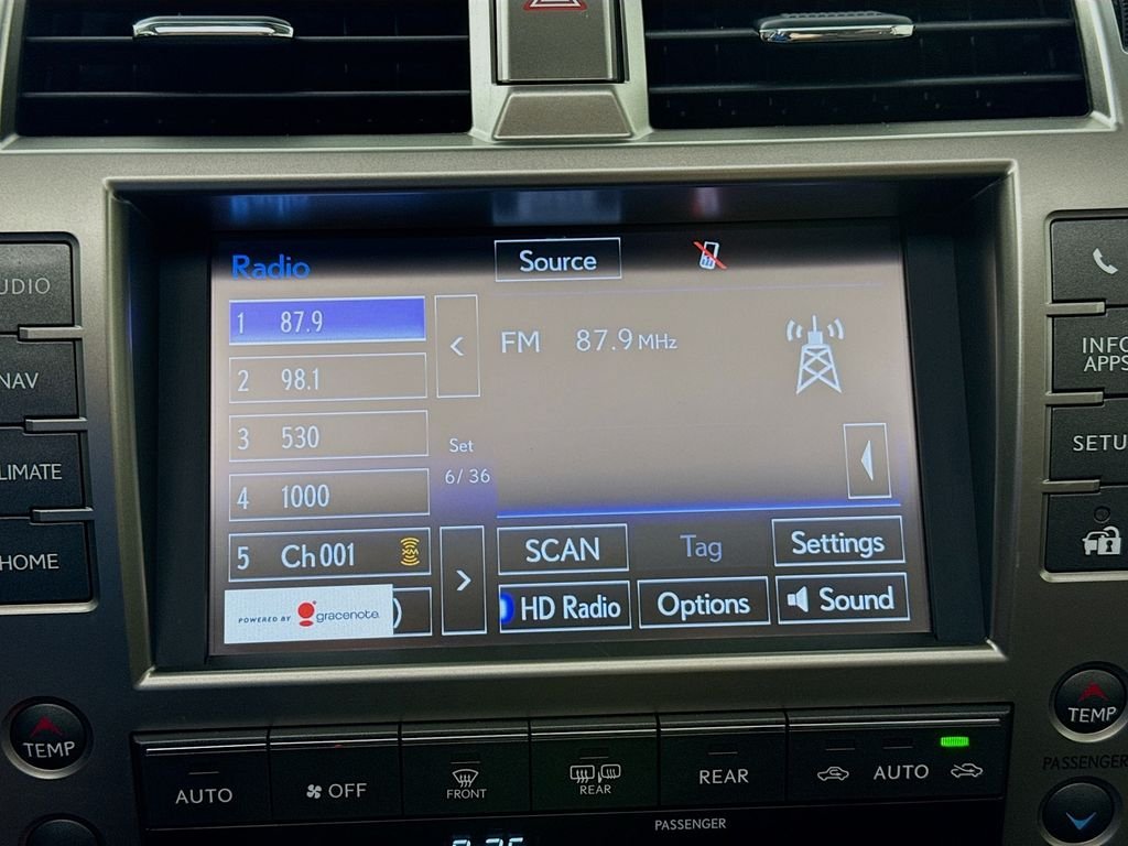 Used 2020 White Lexus 460 image 16