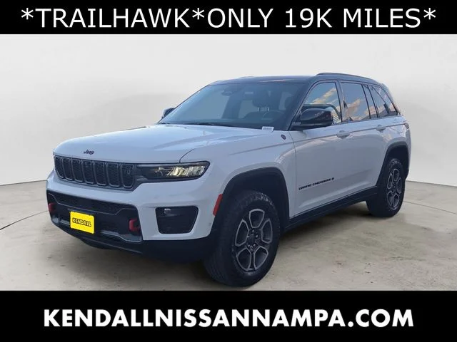 Used 2022 White Jeep Trailhawk image 1