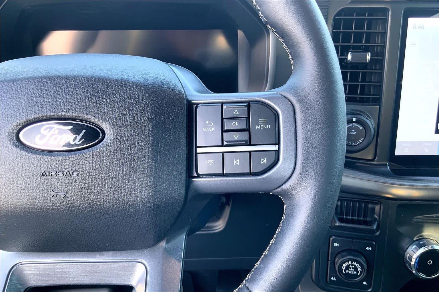 Used 2025 Agate Black Metallic Ford LARIAT image 23