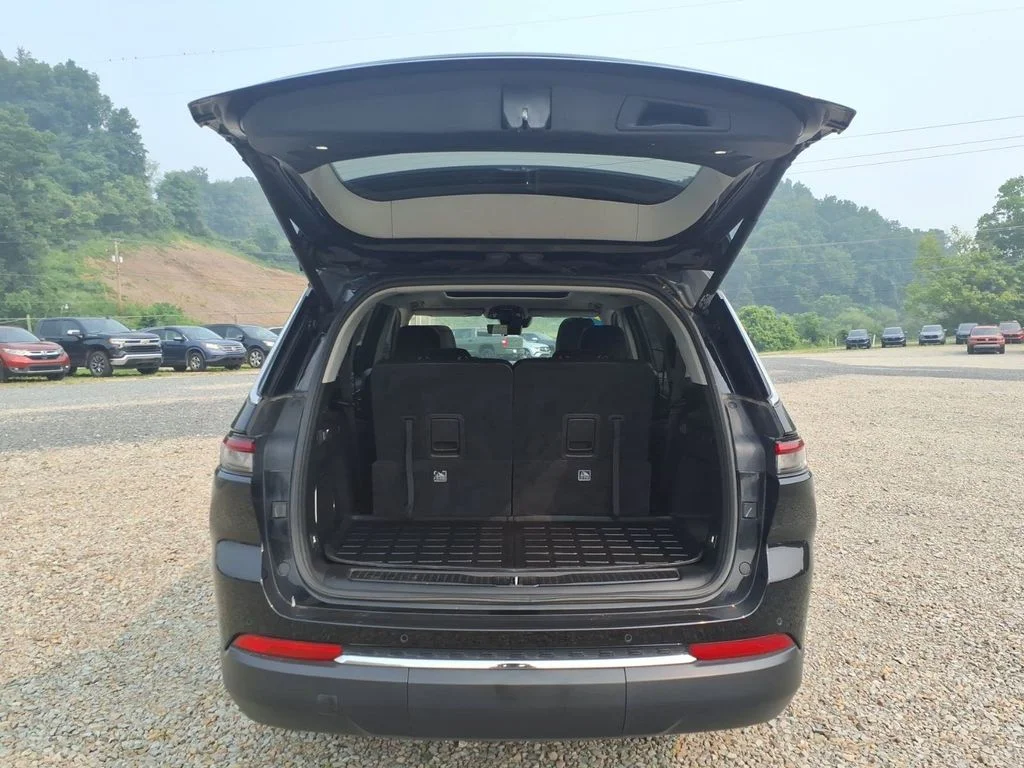 Used 2023 Black Jeep Limited image 10
