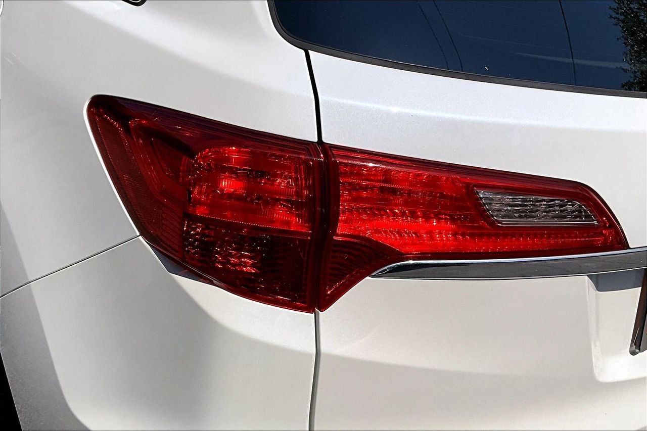 Used 2015  Acura Base image 20