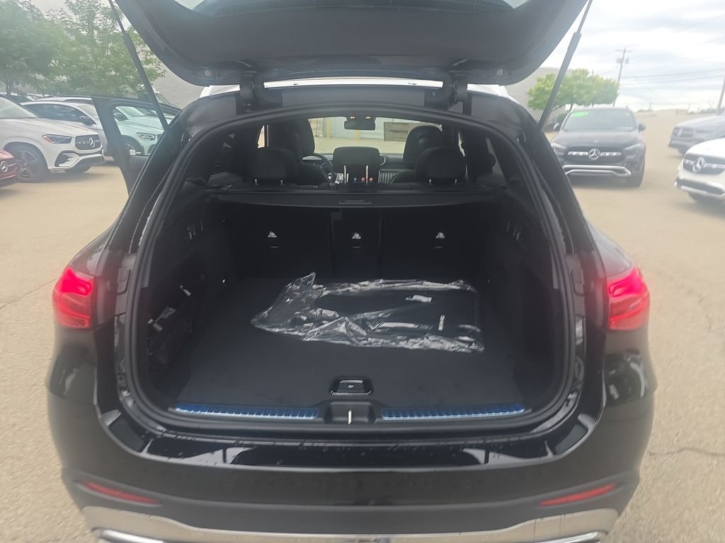 New 2026 Black Mercedes-Benz GLC 300 image 20