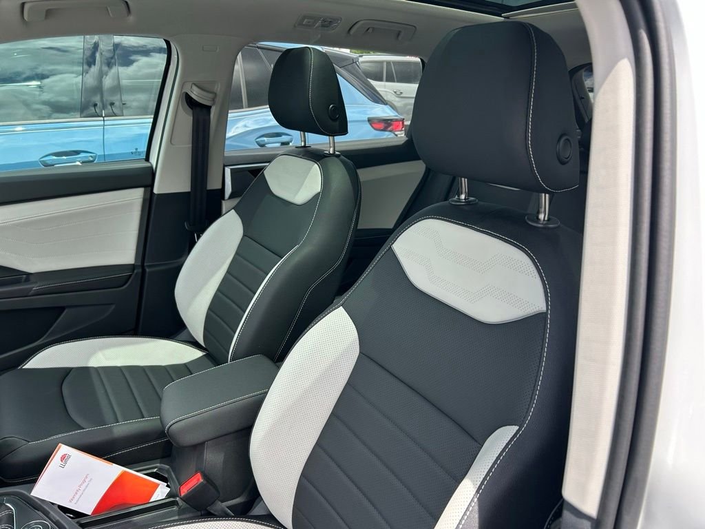 New 2026 White Volkswagen 1.5T SEL image 21