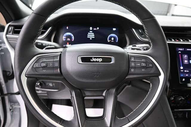 Used 2025 White Jeep Altitude X image 28