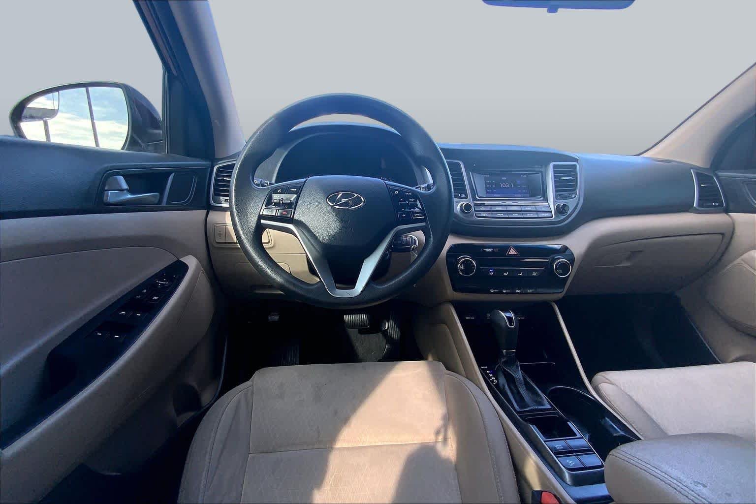Used 2017 Ruby Wine Hyundai SE image 6