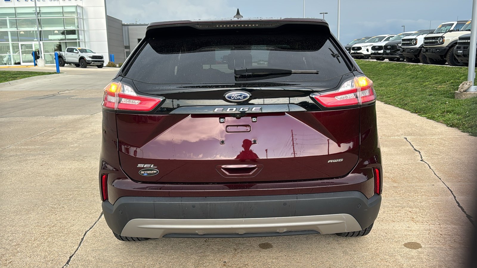 Used 2023 Red Ford SEL image 12